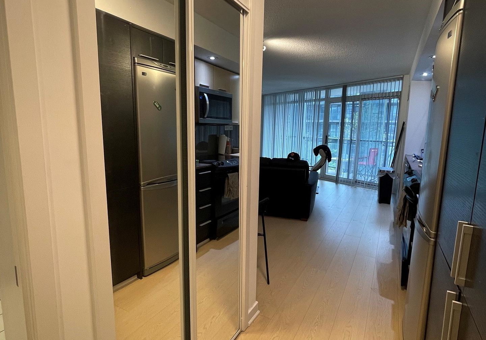 25-capreol-court-toronto-ontario-c13140126