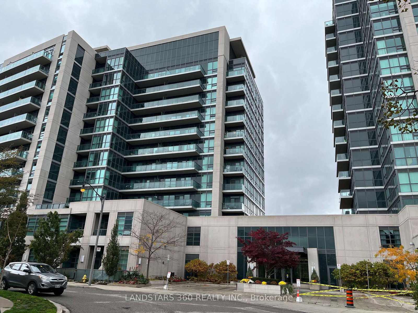 35-brian-peck-crescent-east-york-ontario-c13140144