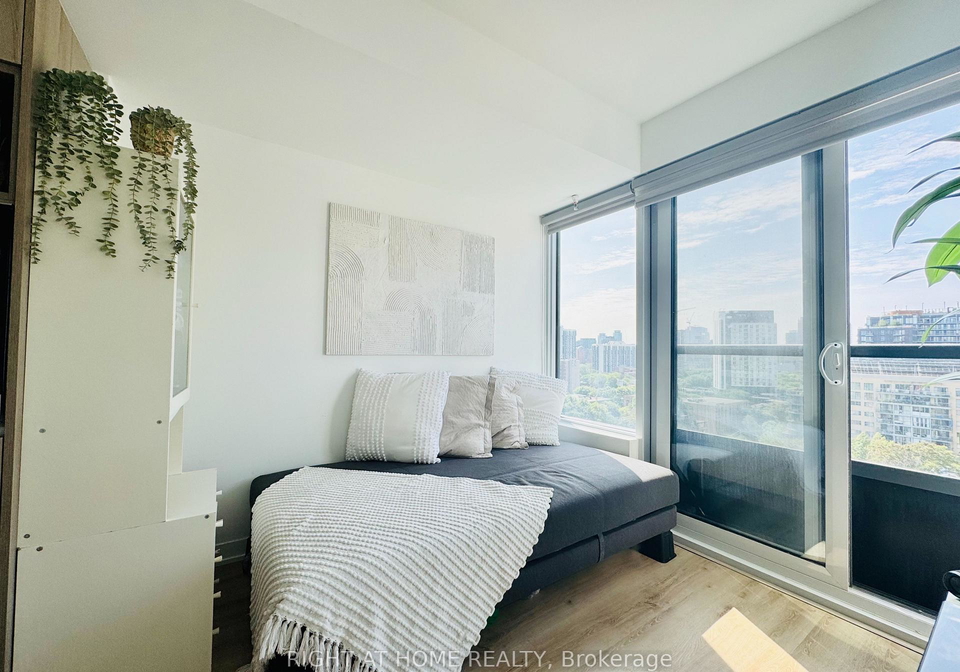 319-jarvis-street-toronto-ontario-c13140254