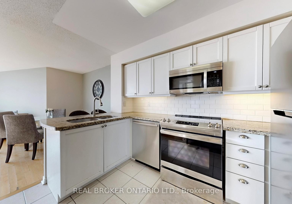 30-harrison-garden-boulevard-north-york-ontario-c13140270