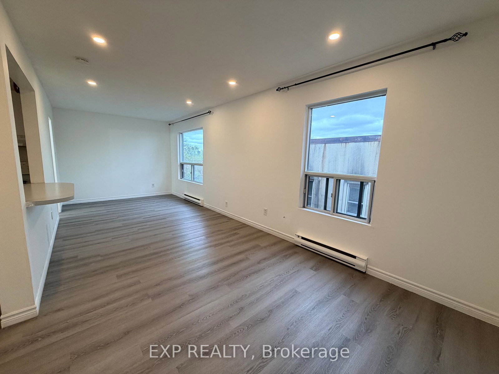 102-greensides-avenue-toronto-ontario-c13140342
