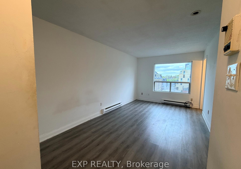 102-greensides-avenue-toronto-ontario-c13140352