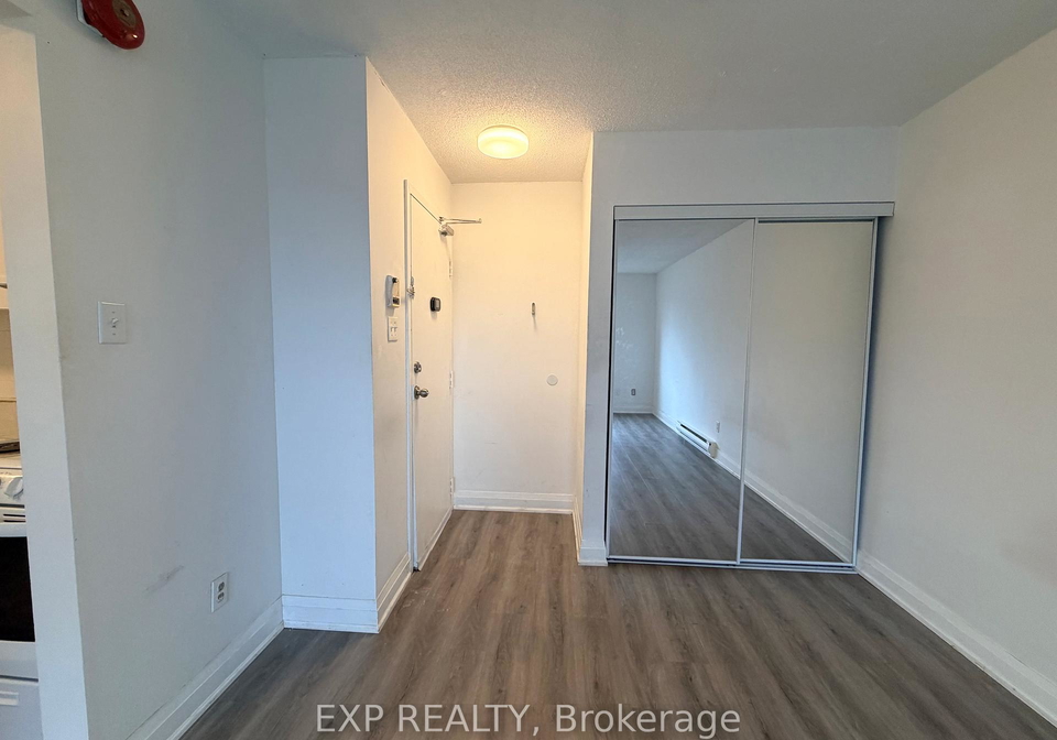 102-greensides-avenue-toronto-ontario-c13140352