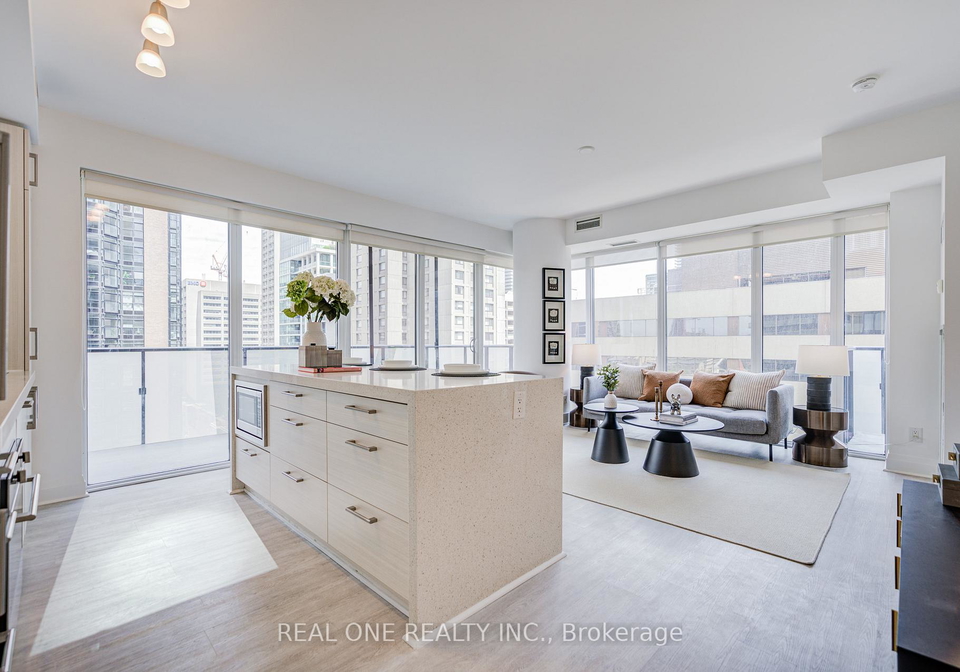 1080-bay-street-toronto-ontario-c13140446