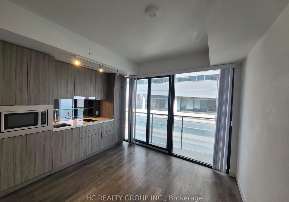 215-queen-street-w-toronto-ontario-c13140464