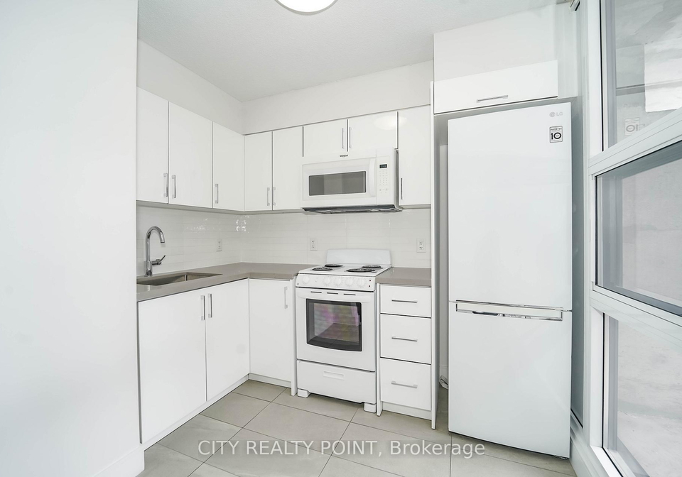 33-isabella-street-toronto-ontario-c13140556