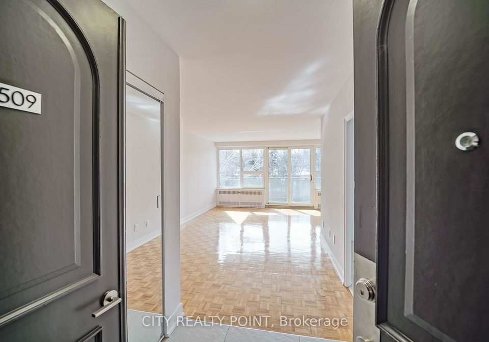 10-shallmar-boulevard-toronto-ontario-c13140594