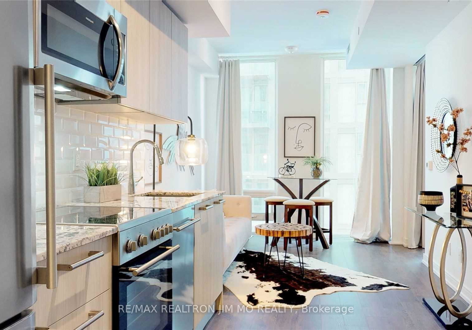 28-wellesley-street-e-toronto-ontario-c13140852