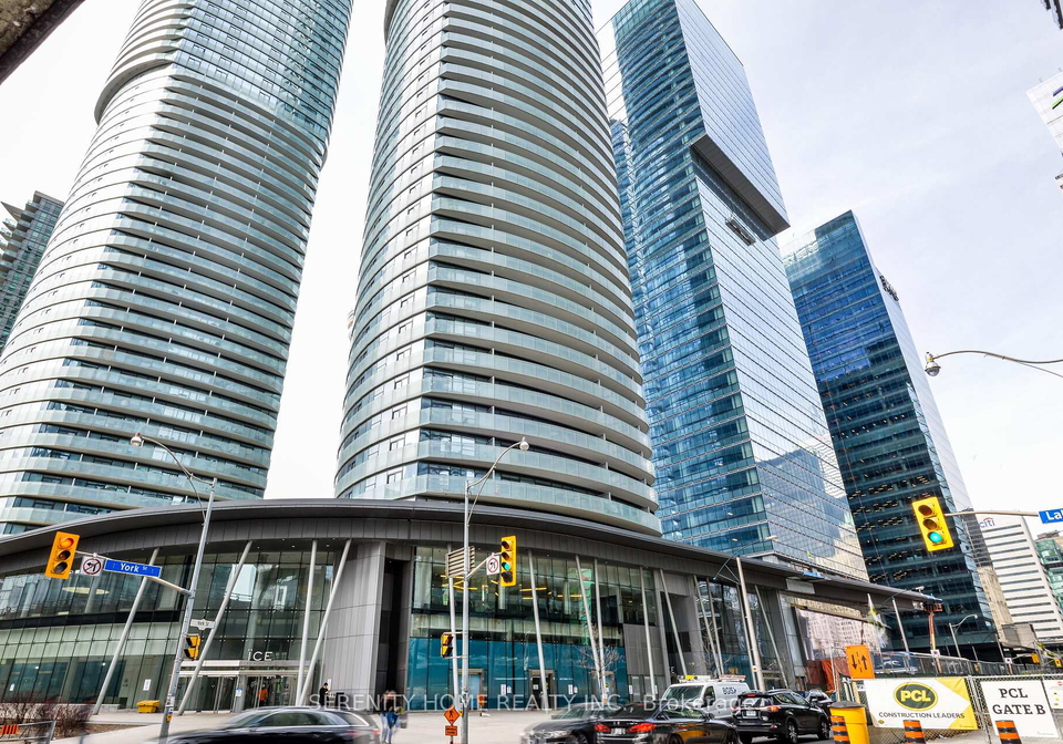 14-york-street-toronto-ontario-c13140894
