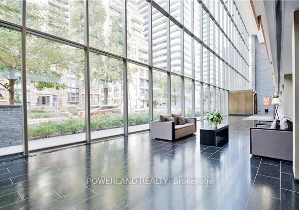 33-charles-street-e-toronto-ontario-c13141252