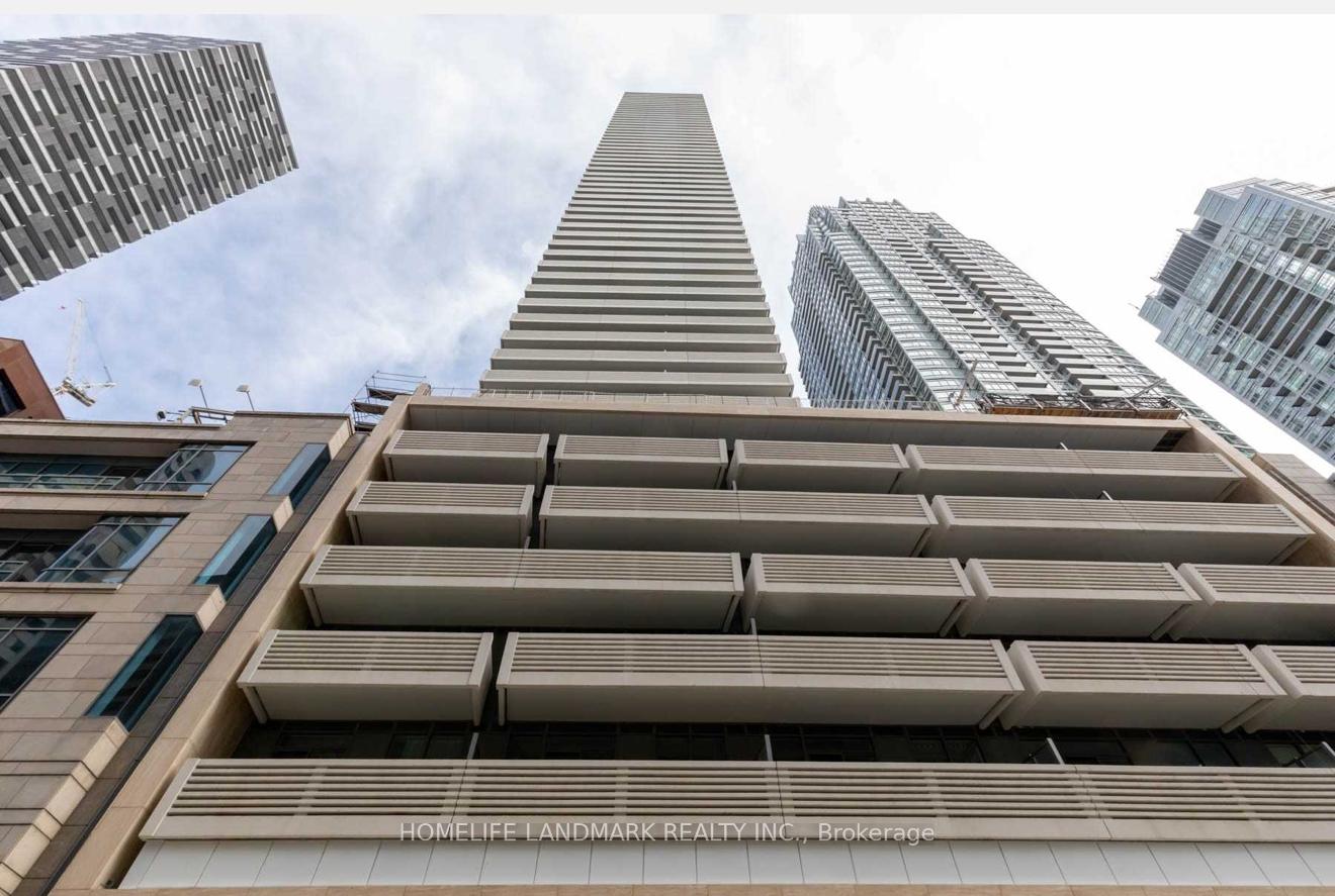 2221-yonge-street-toronto-ontario-c13141294