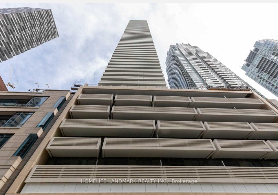 2221-yonge-street-toronto-ontario-c13141294