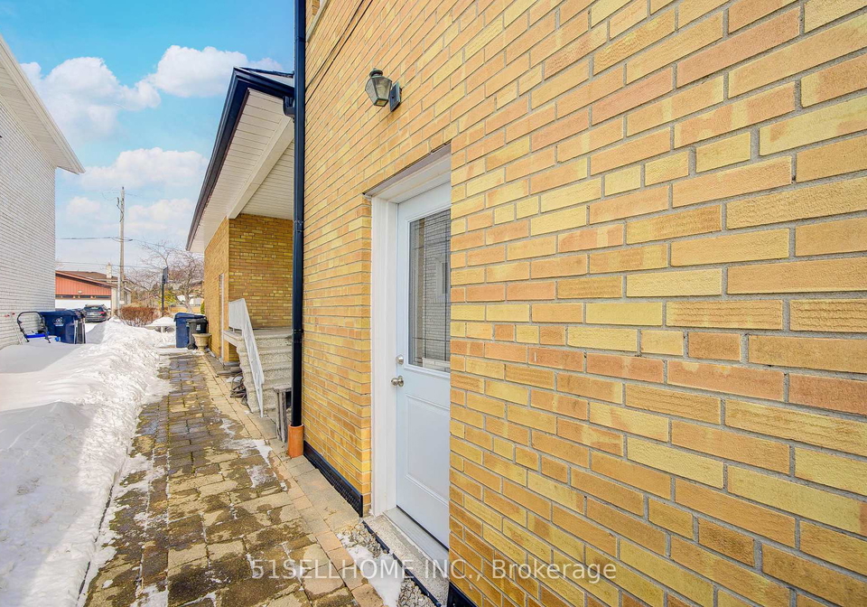 15-sandale-gardens-toronto-ontario-c13141306