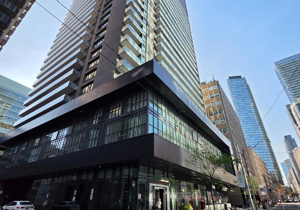 770-bay-street-toronto-ontario-c13141374