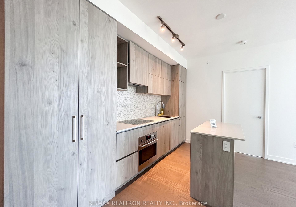 1-yorkville-avenue-toronto-ontario-c13141462
