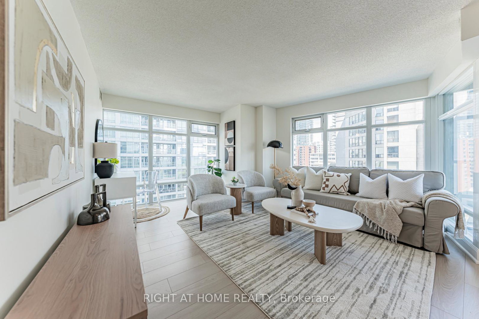 2181-yonge-street-toronto-ontario-c13141542