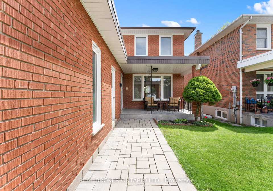 111-madawaska-avenue-north-york-ontario-c13141790