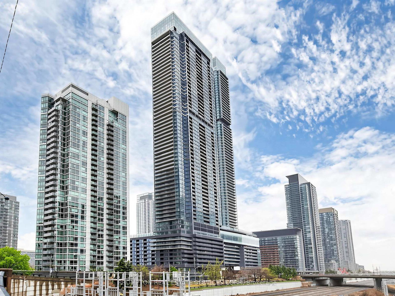 3-concord-cityplace-way-toronto-ontario-c13142282