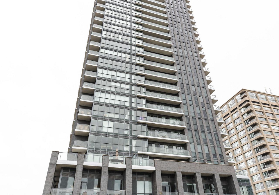 6-sonic-way-east-york-ontario-c13142558