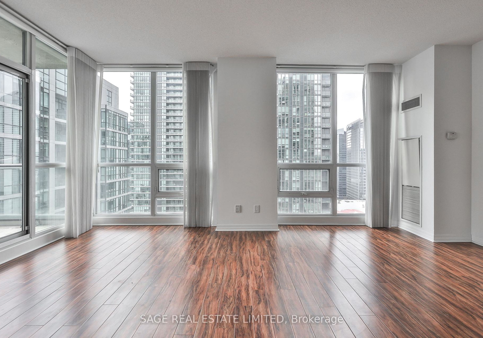 16-yonge-street-toronto-ontario-c13142858