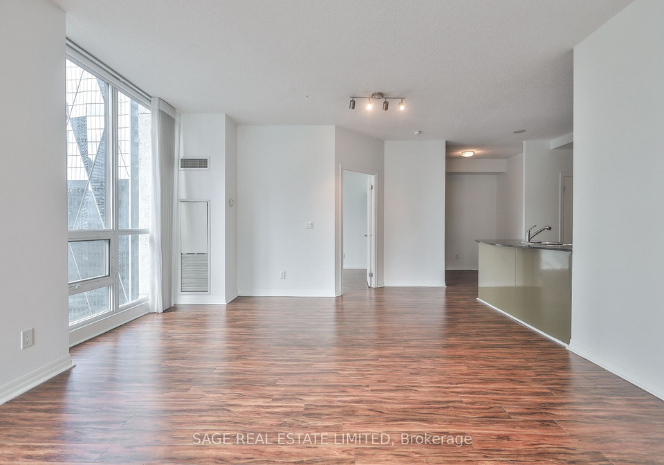 16-yonge-street-toronto-ontario-c13142858