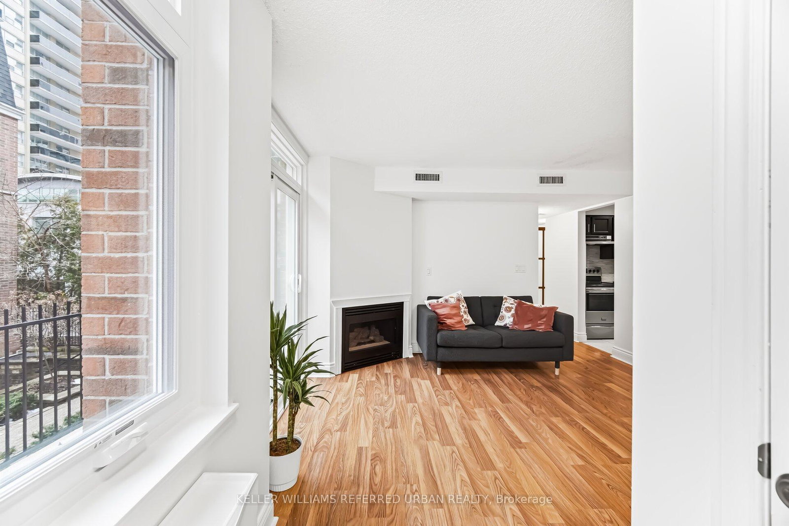 83-lillian-street-toronto-ontario-c13142948