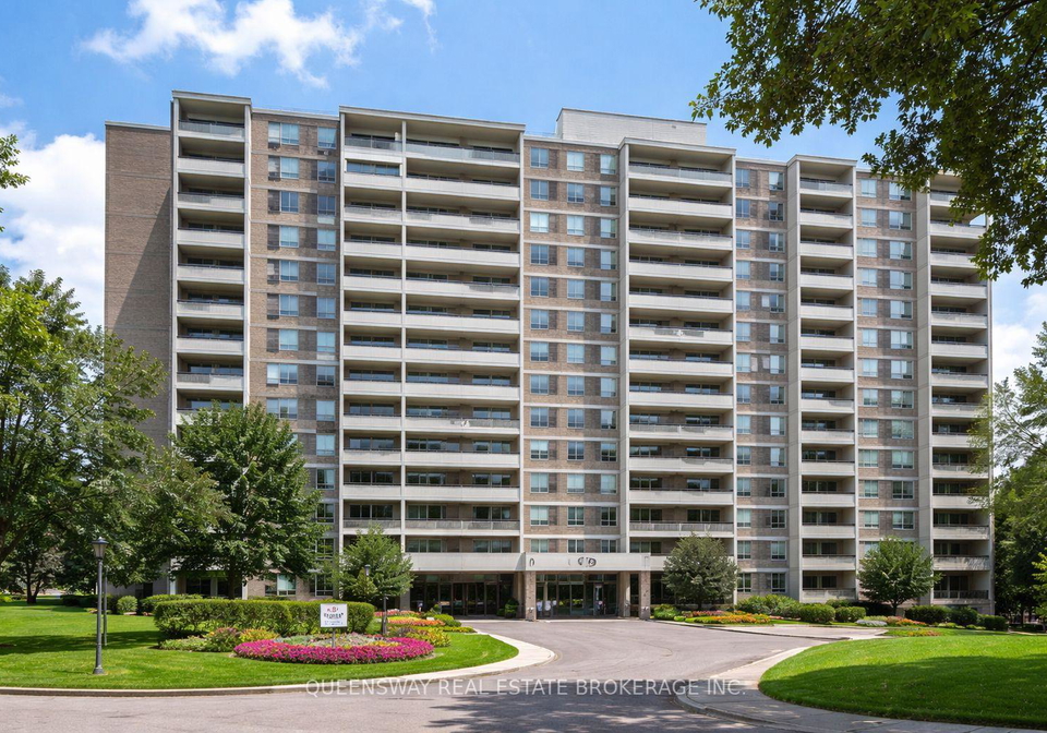 10-edgecliff-golfway-east-york-ontario-c13143016