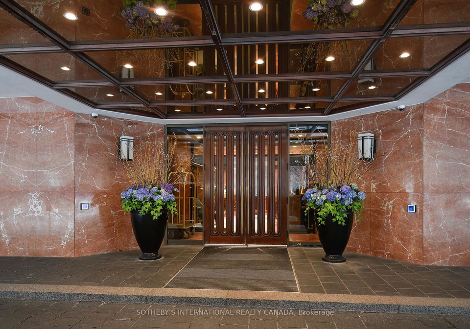 175-cumberland-street-toronto-ontario-c13143536