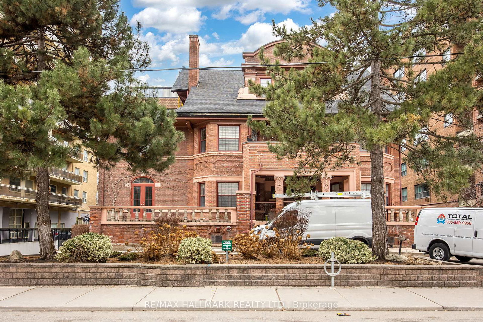 212-st-george-street-toronto-ontario-c13143792