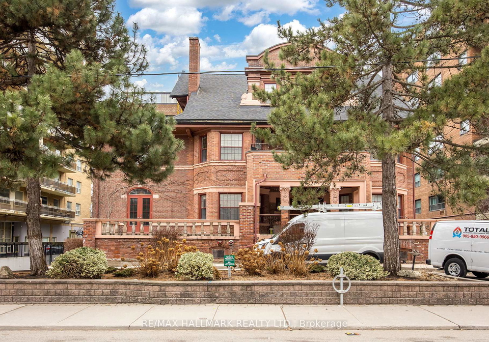 212-st-george-street-toronto-ontario-c13143792