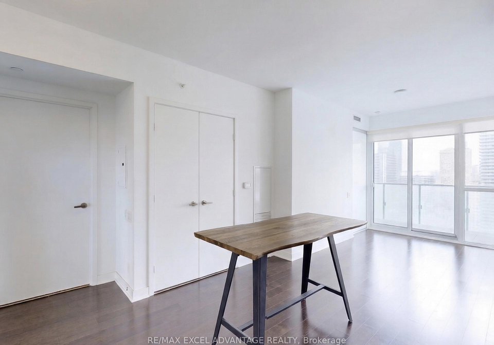 15-grenville-street-toronto-ontario-c13143844