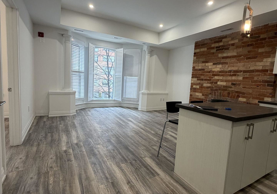 215-jarvis-street-toronto-ontario-c13144000
