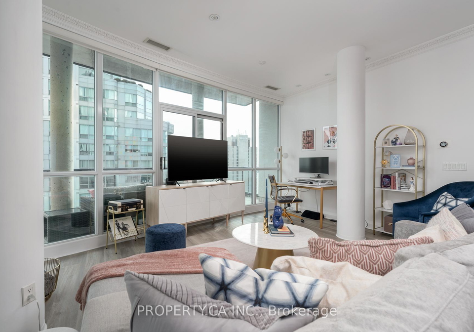 12-yonge-street-toronto-ontario-c13144278