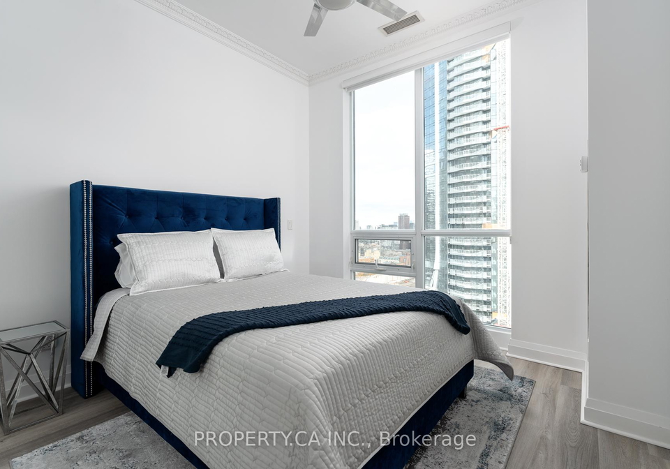 12-yonge-street-toronto-ontario-c13144278