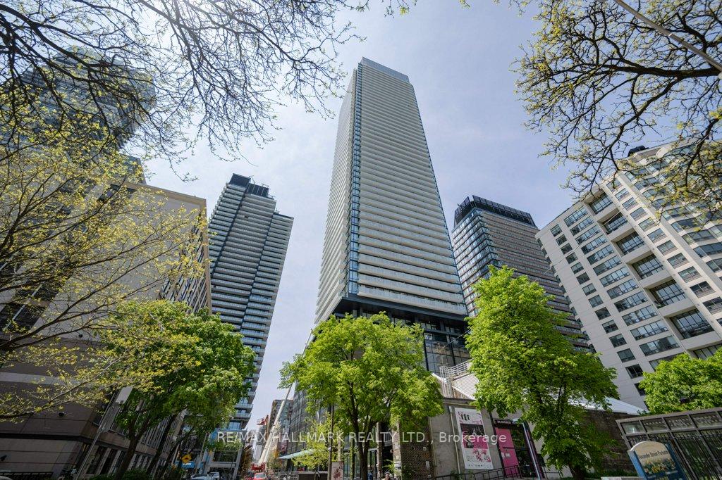 501-yonge-street-toronto-ontario-c13144790