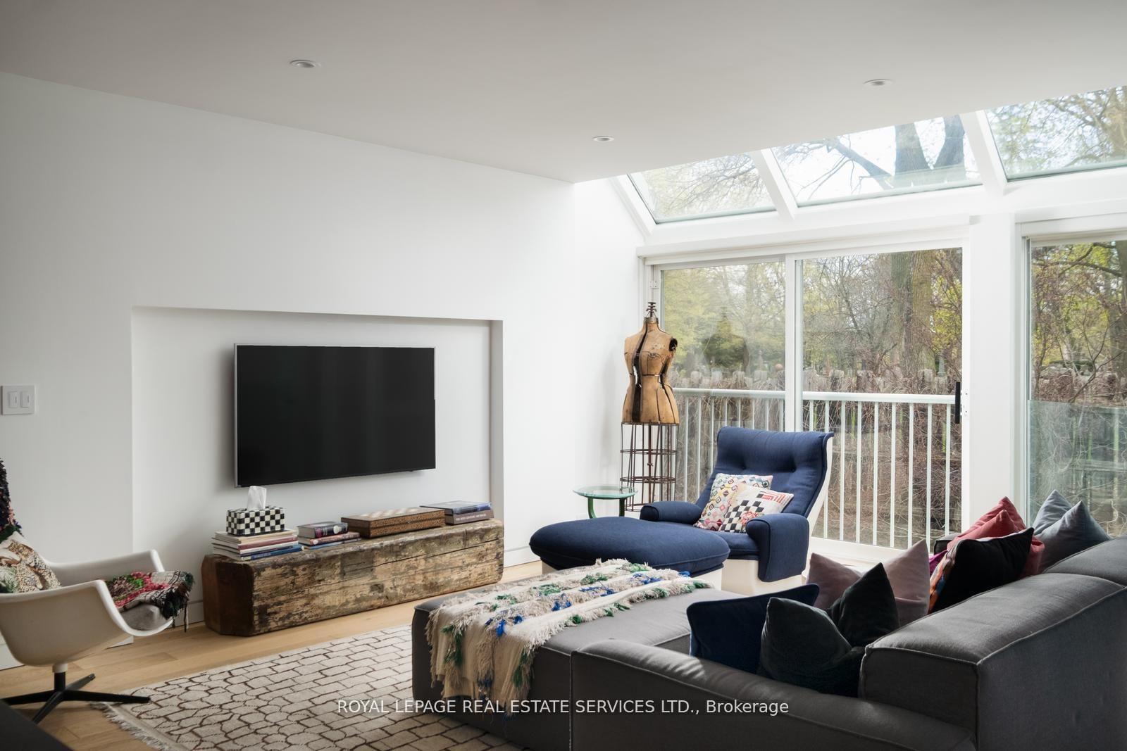 390-wellesley-street-e-toronto-ontario-c13145034