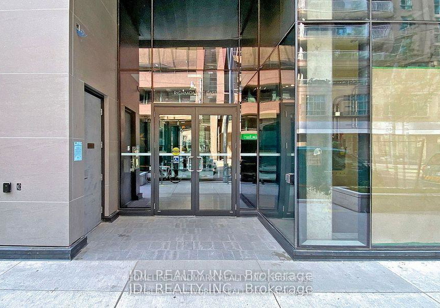25-richmond-st-street-e-toronto-ontario-c13145324