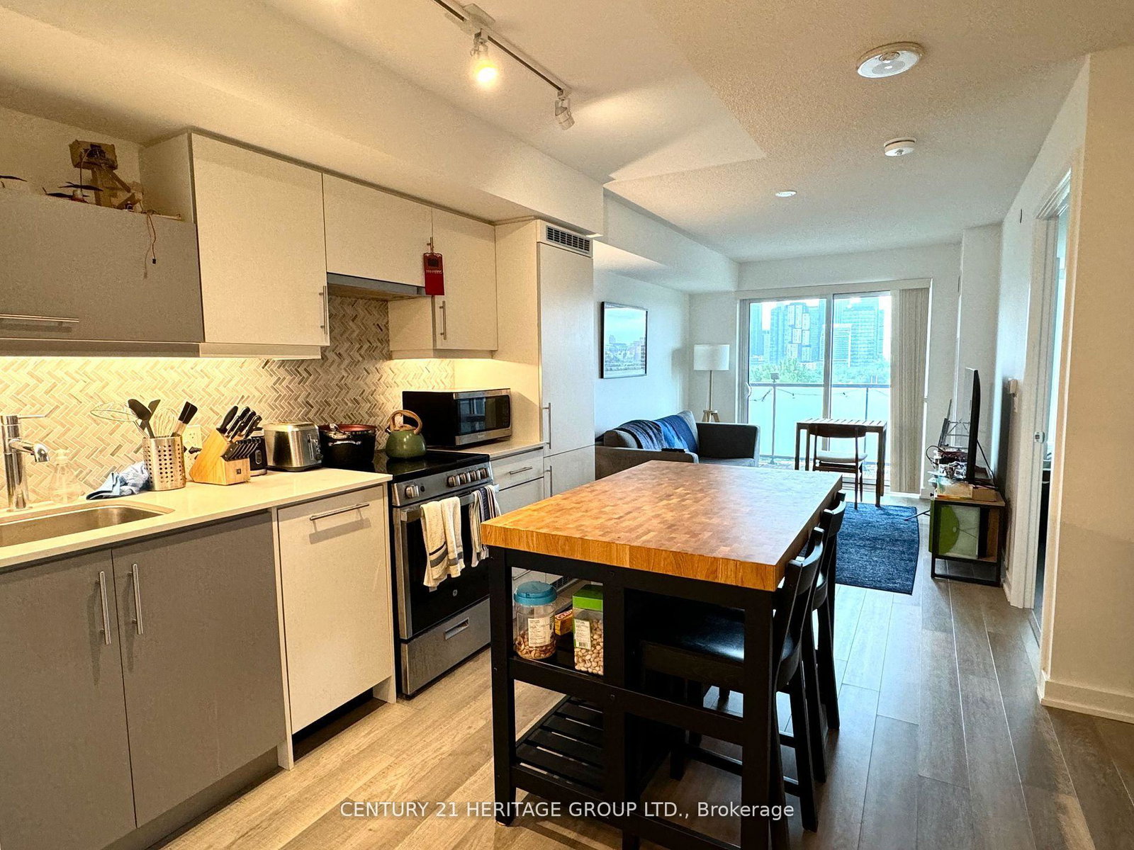 181-huron-street-toronto-ontario-c13145746
