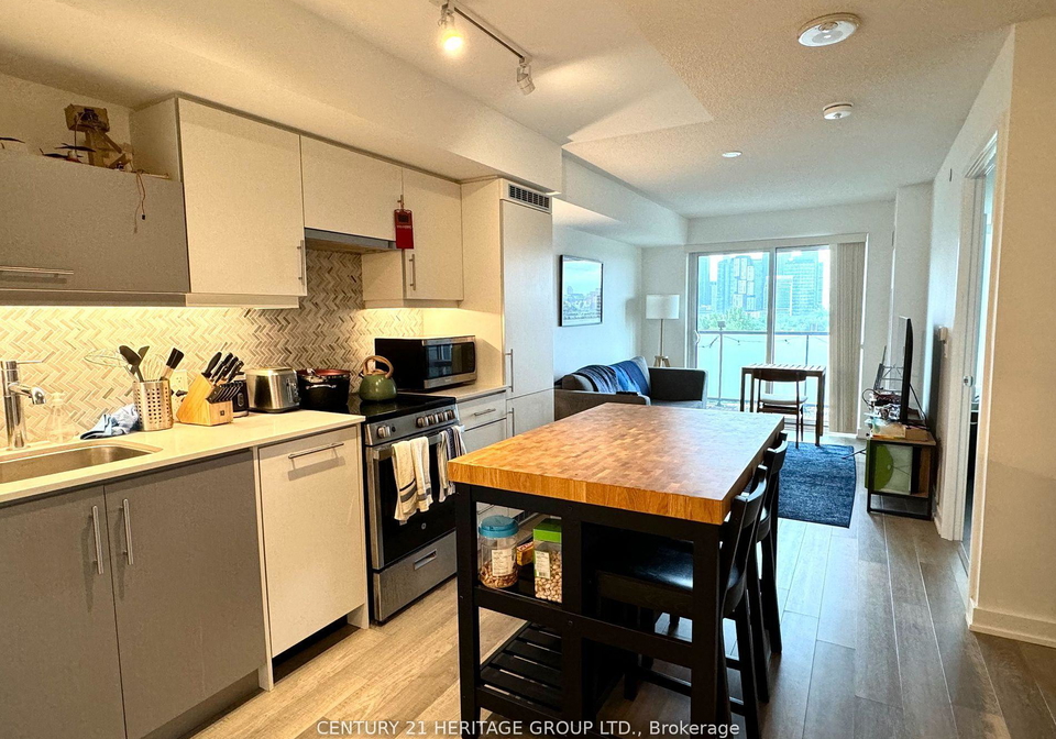 181-huron-street-toronto-ontario-c13145746