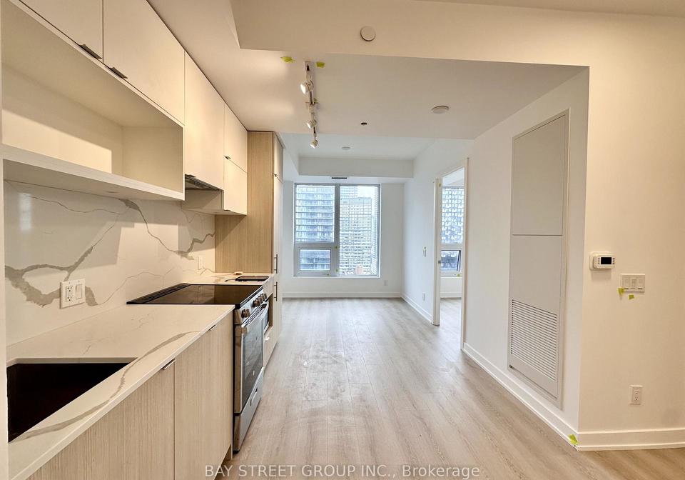 100-queen-street-e-toronto-ontario-c13145780