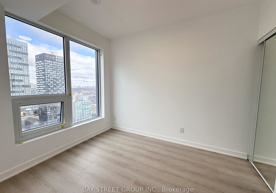 100-queen-street-e-toronto-ontario-c13145780