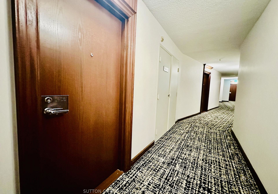 1055-bay-street-toronto-ontario-c13146162