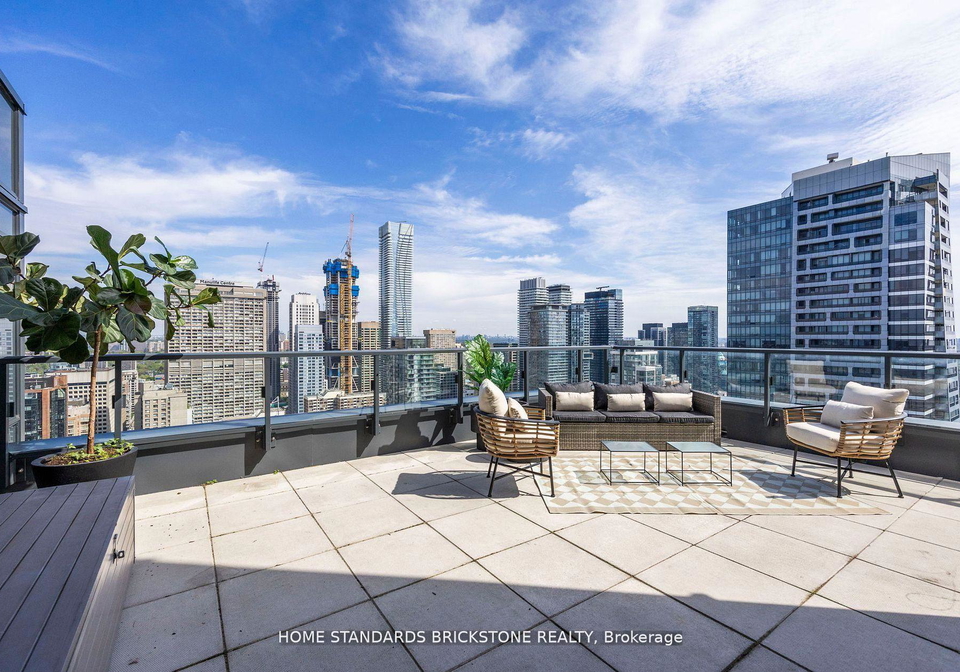 955-bay-street-toronto-ontario-c13146240