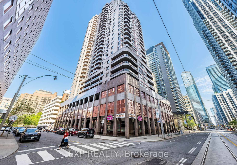 736-bay-street-toronto-ontario-c13146472