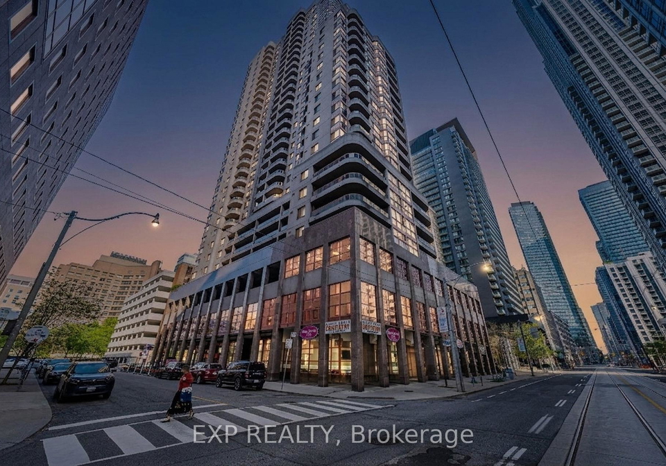 736-bay-street-toronto-ontario-c13146472