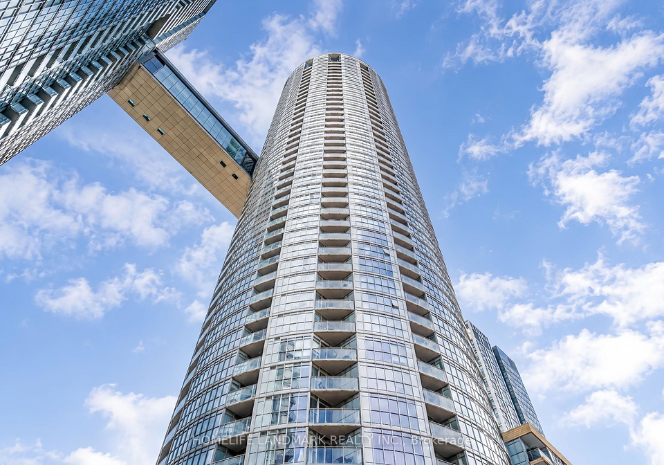 21-iceboat-terrace-toronto-ontario-c13146560