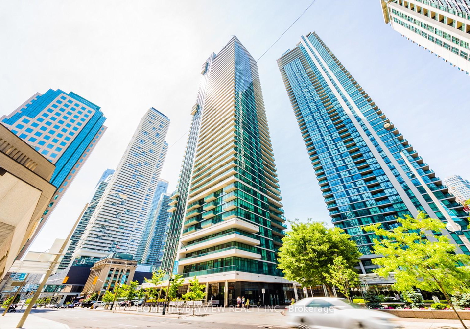 33-bay-street-toronto-ontario-c13147408