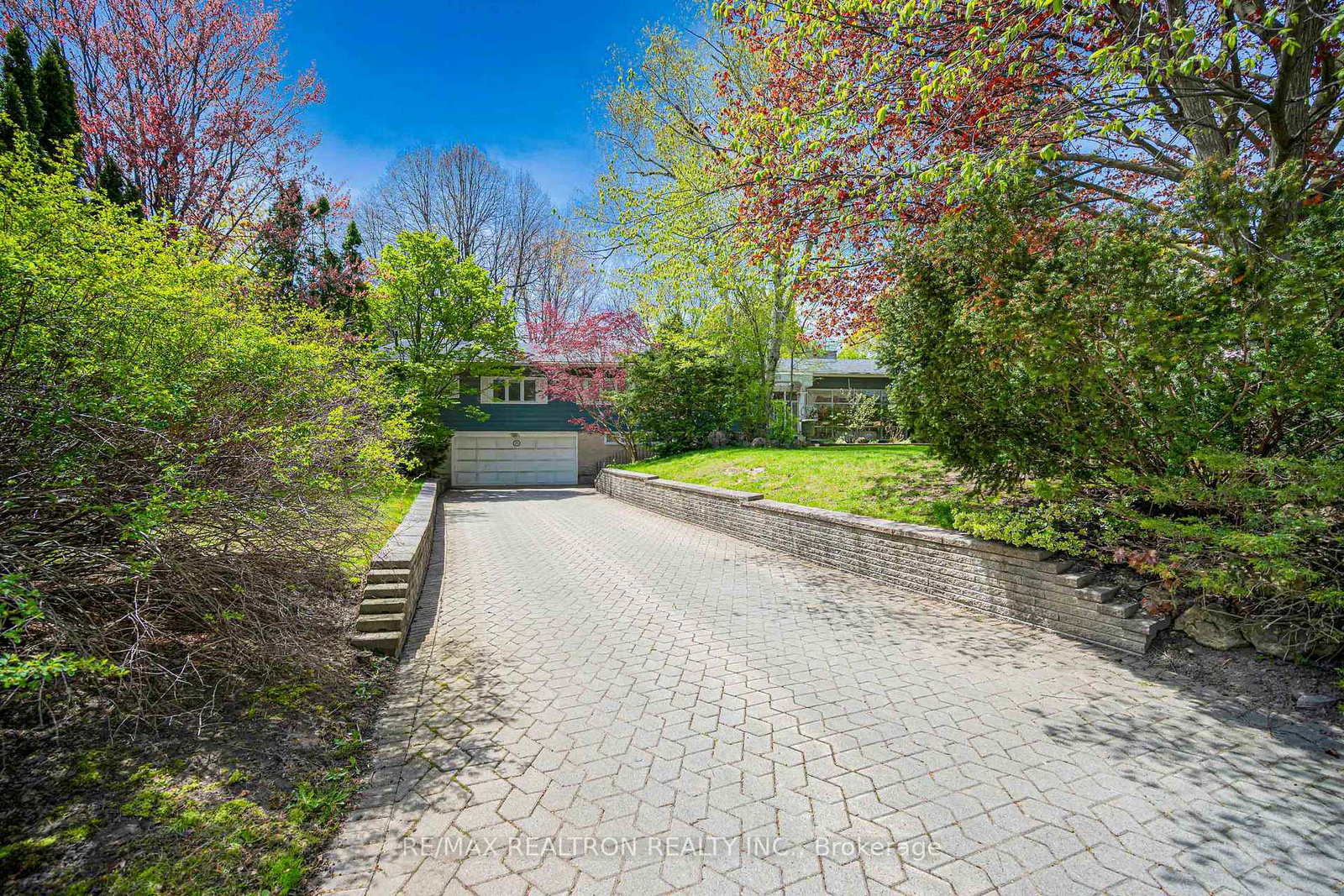 25-vernham-court-north-york-ontario-c13147424