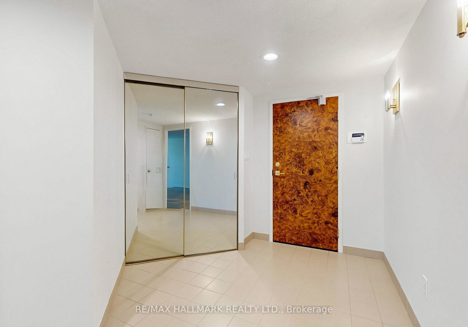 10-kenneth-avenue-north-york-ontario-c13148088
