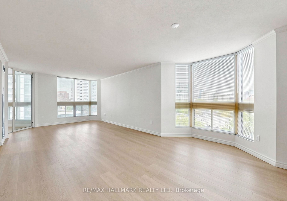 10-kenneth-avenue-north-york-ontario-c13148088